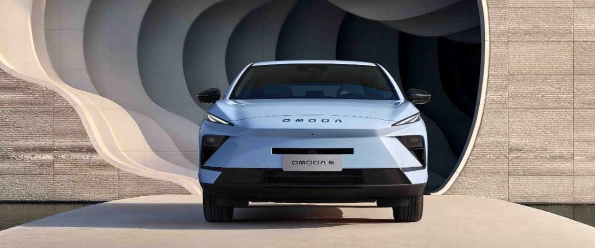 2026 Paris Otomobil Fuarı'nda tanıtılan yeni nesil crossover OMODA 5 NEXT ön tasarımı