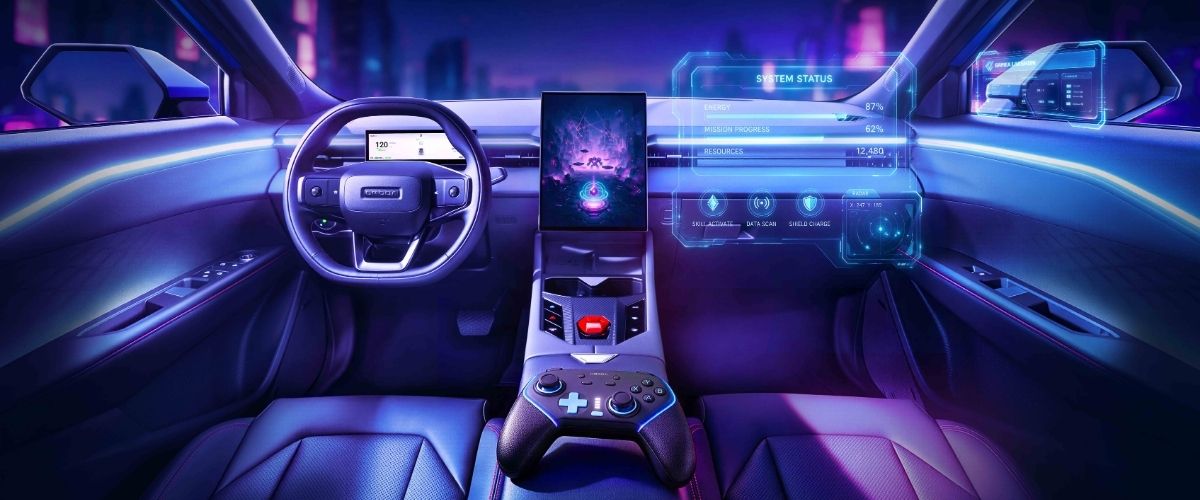 OMODA'nın mor ve mavi neon ışıklarla aydınlatılmış, holografik ekranlar ve oyun kontrolcüsü barındıran fütüristik akıllı araç kokpiti.